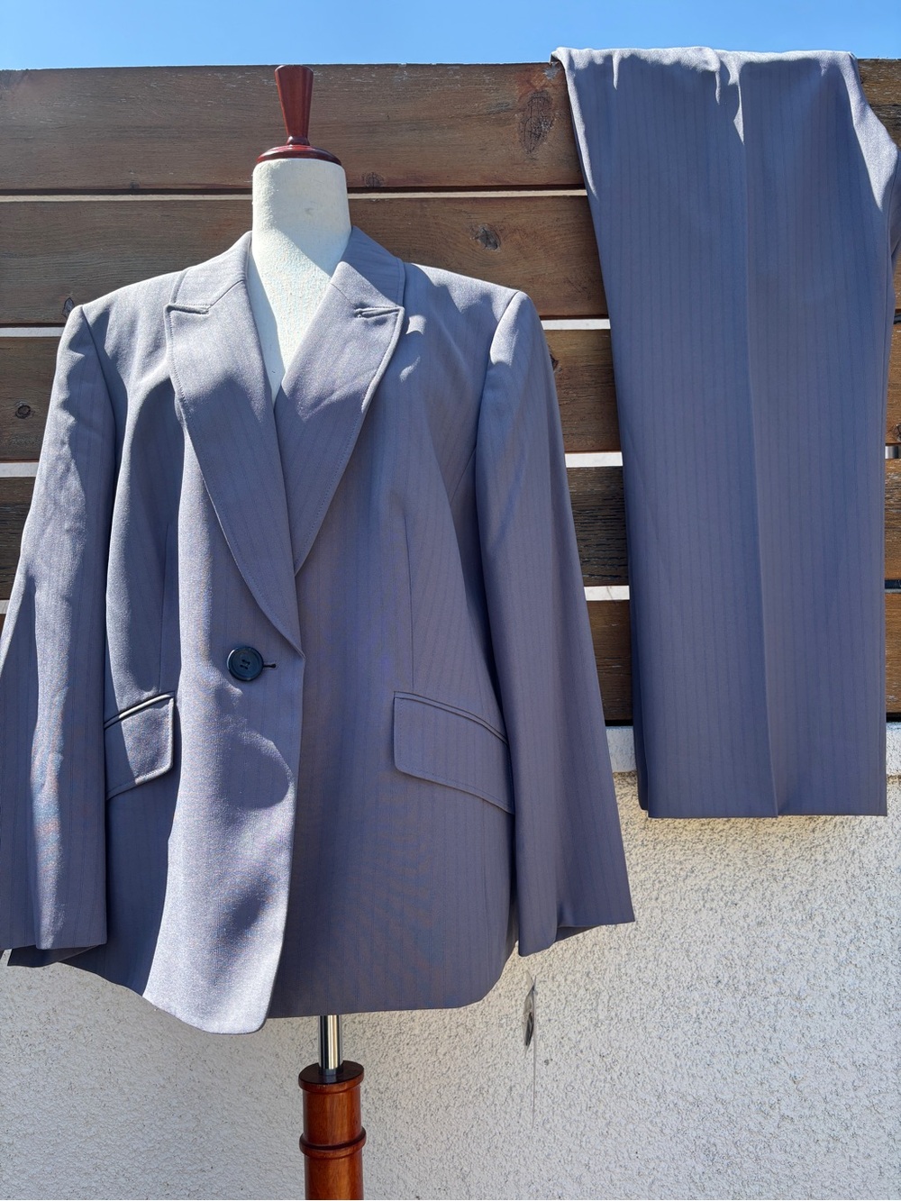 New!! Le Suit Grey/ Indigo 2 pc women’s suit